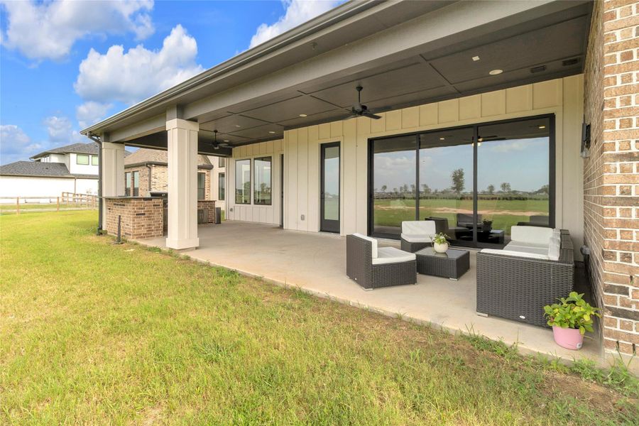 Exterior details and patio area of a home in Lakeview, Waller (Image 23).