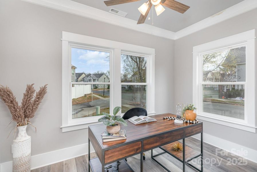 Flex room off kitchen