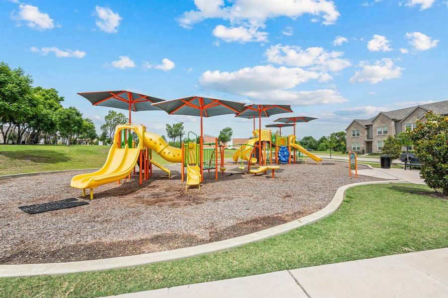 Community amenities in Heritage Village, Haltom City (Image 30). Community amenities in Heritage Village, Haltom City (Image 30).