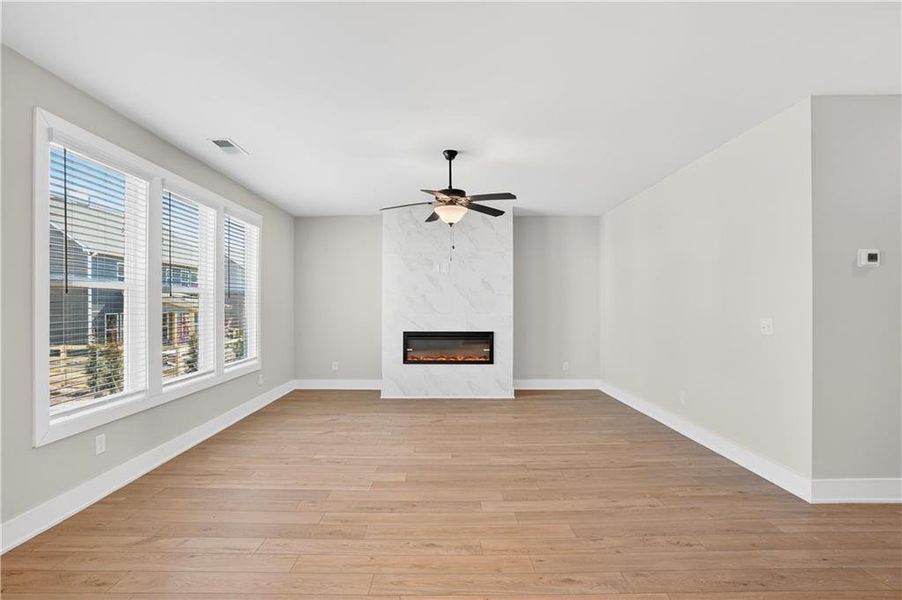 Spacious, unfurnished interior of a new home in The Fairways at Mirror Lake, Villa Rica (Image 24).