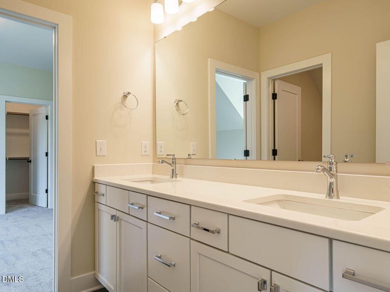 031-1280x960-bathroom