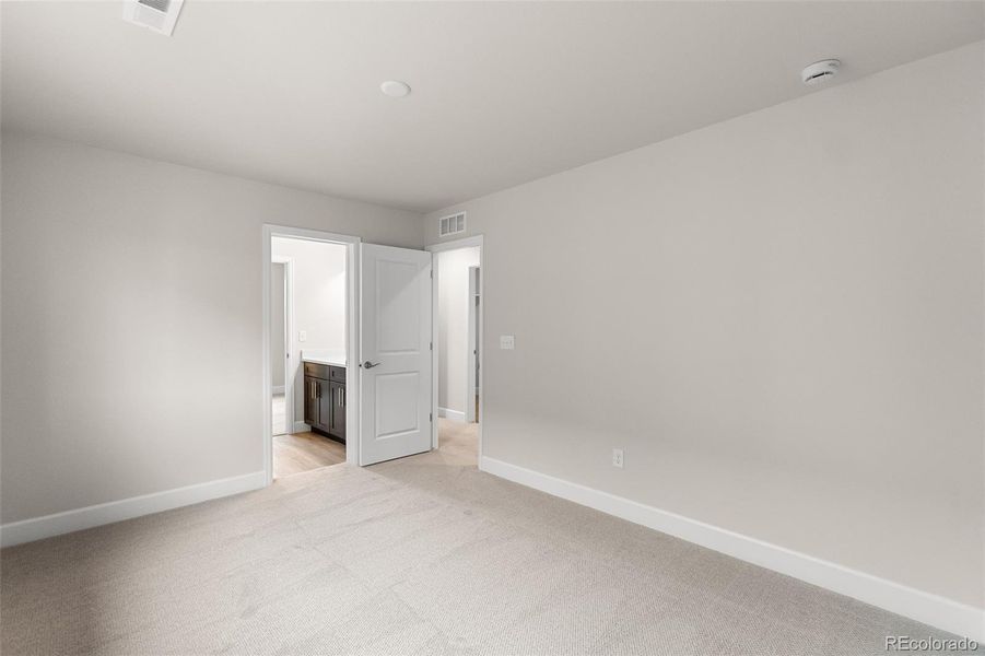 Spacious, unfurnished interior of a new home in , Castle Rock (Image 16).