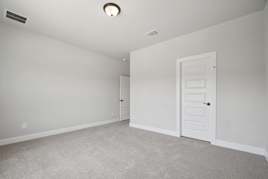Spacious, unfurnished interior of a new home in Cross Creek, Cedar Park (Image 29).