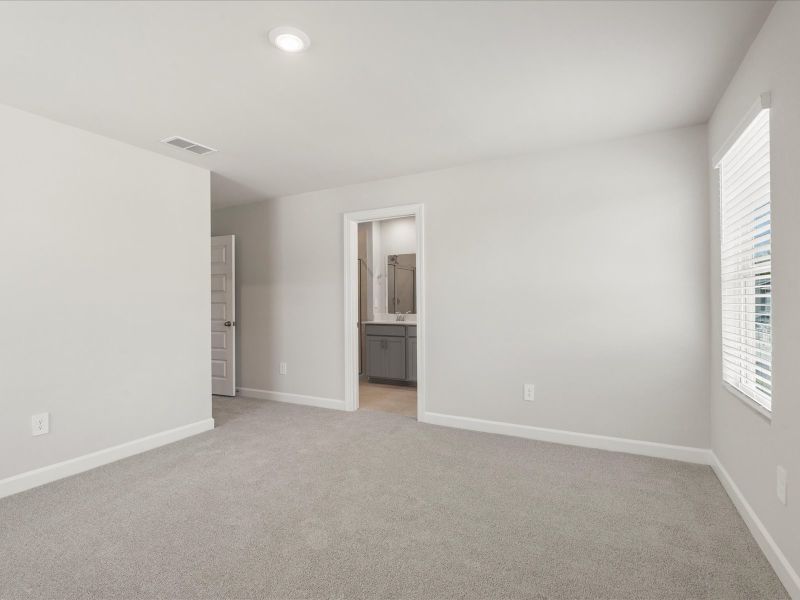 Spacious, unfurnished interior of a new home in Valentine Townes, Greer (Image 15).