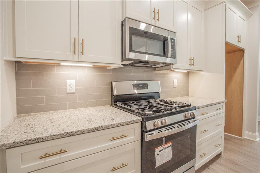 Furnished interior view inside a new home in , Carrollton (Image 4).