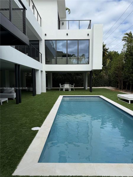 Exterior details and patio area of a home in , Key Biscayne (Image 45).