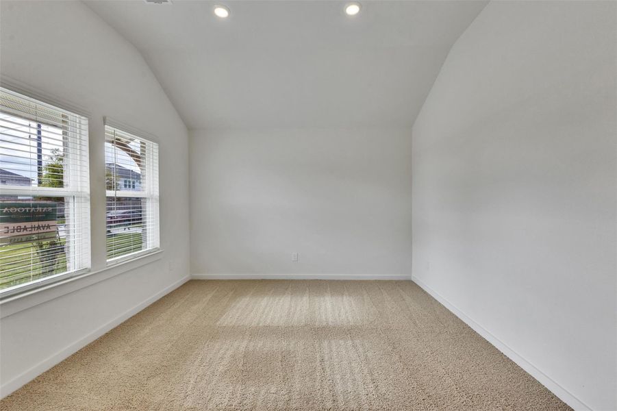 Spacious, unfurnished interior of a new home in , Angleton (Image 22).