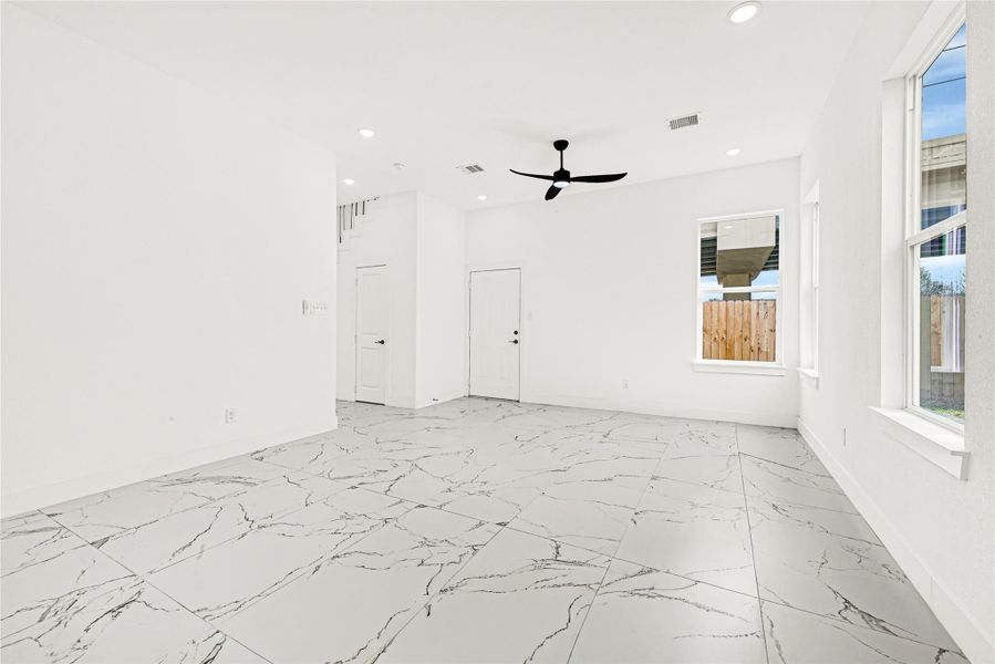 Spacious, unfurnished interior of a new home in , Houston (Image 26).