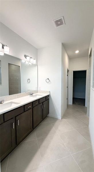 Furnished interior view inside a new home in Silverlake, Lake Alfred (Image 8). Furnished interior view inside a new home in Silverlake, Lake Alfred (Image 8).