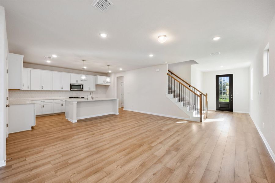 Representative images and renderings are for illustrative purposes. Actual structural options and design finishes of home may vary.