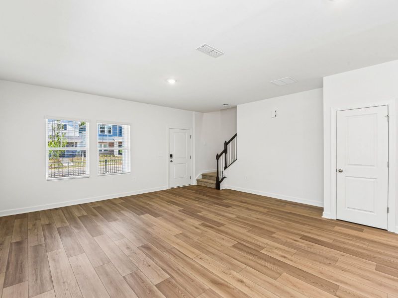 Spacious, unfurnished interior of a new home in Avalon, Gastonia (Image 8).