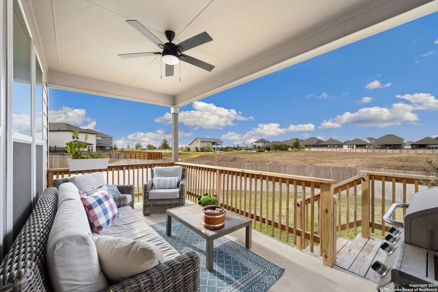 Exterior details and patio area of a home in Lily Springs, Seguin (Image 24).