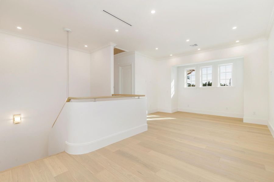 Spacious, unfurnished interior of a new home in , West Palm Beach (Image 24).