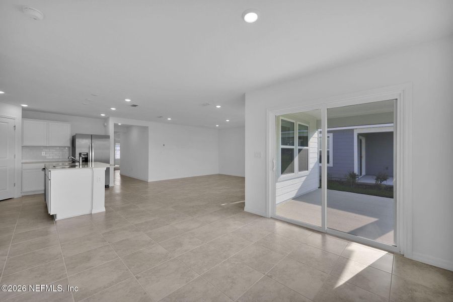 Spacious, unfurnished interior of a new home in Wells Landing, Jacksonville (Image 13).