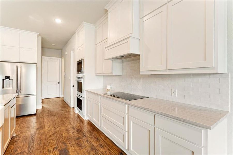 Furnished interior view inside a new home in King Crossing Estates, Van Alstyne (Image 9).
