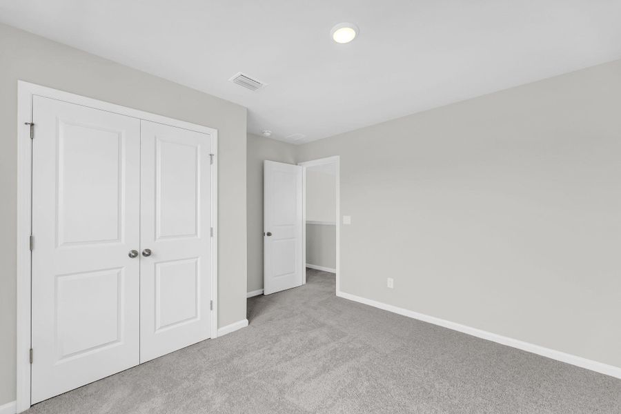 Spacious, unfurnished interior of a new home in , Ravenel (Image 13).