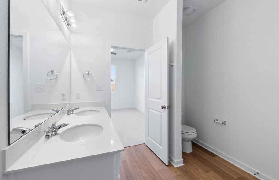 Furnished interior view inside a new home in Alto, San Marcos (Image 8).