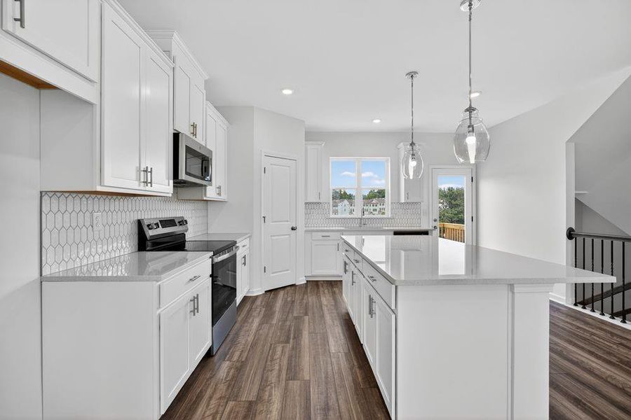 Furnished interior view inside a new home in Rosewood Farm, Lawrenceville (Image 10).
