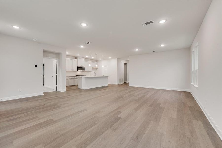 Spacious, unfurnished interior of a new home in Creekside of Crowley, Crowley (Image 17).