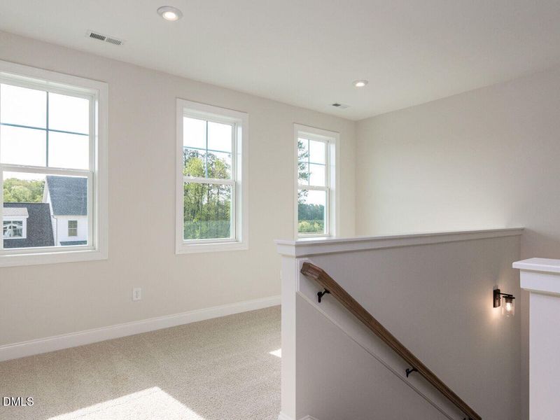 023-1280x960-upstairs-landing 023-1280x960-upstairs-landing