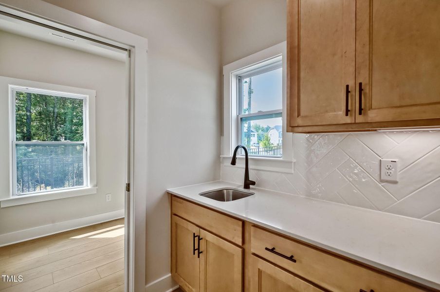 13-web-or-mls-1912-old-bramble-lane-016