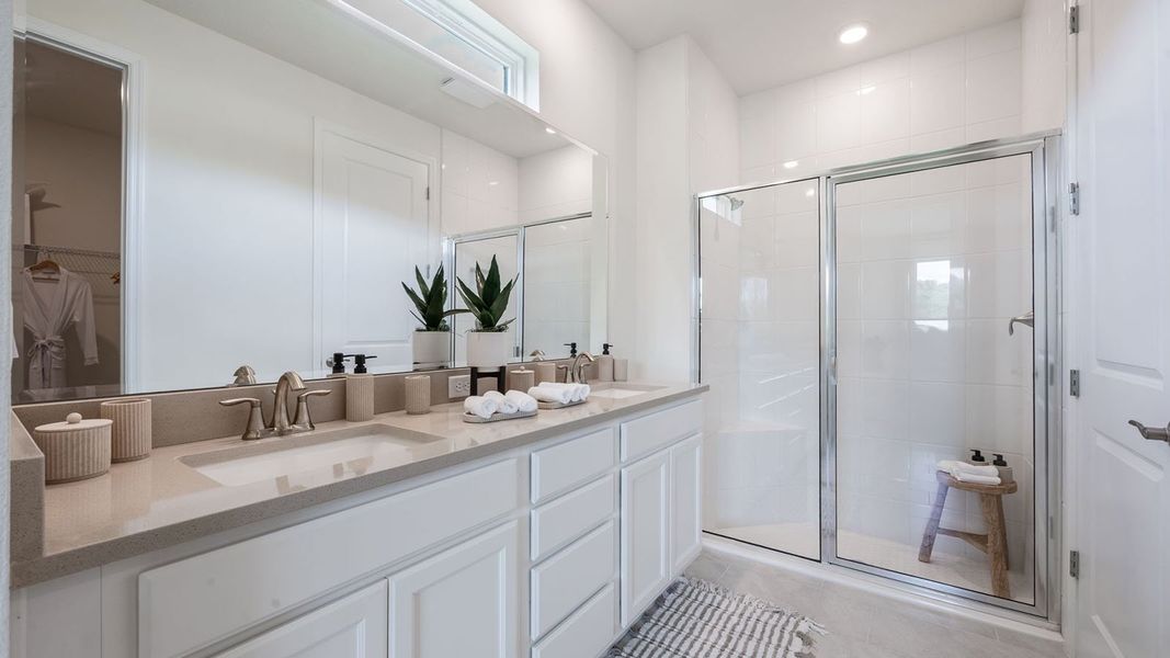 Representative furnished interior of a home built from the JENNINGS by D.R. Horton in Lakes of Mount Dora, Mount Dora (Image 28). Representative furnished interior of a home built from the JENNINGS by D.R. Horton in Lakes of Mount Dora, Mount Dora (Image 28).