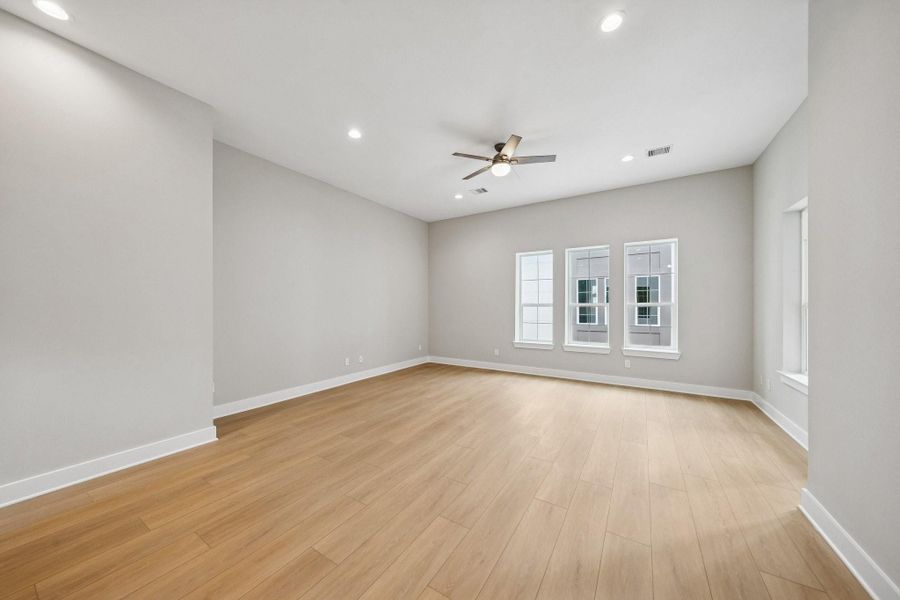 Spacious, unfurnished interior of a new home in , Houston (Image 22).