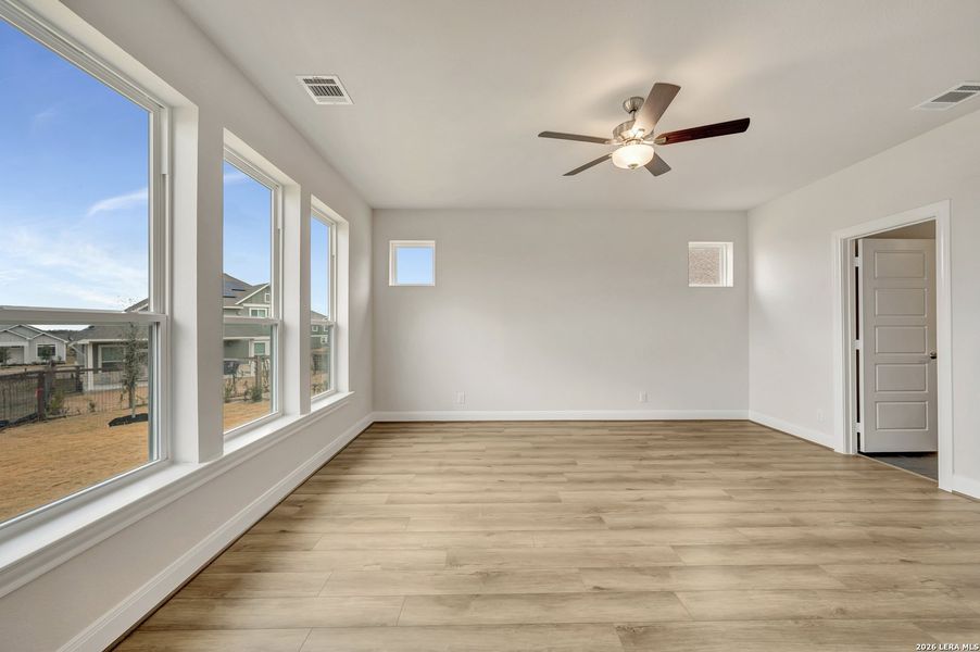 Spacious, unfurnished interior of a new home in The Crossvine 45’, Schertz (Image 36).