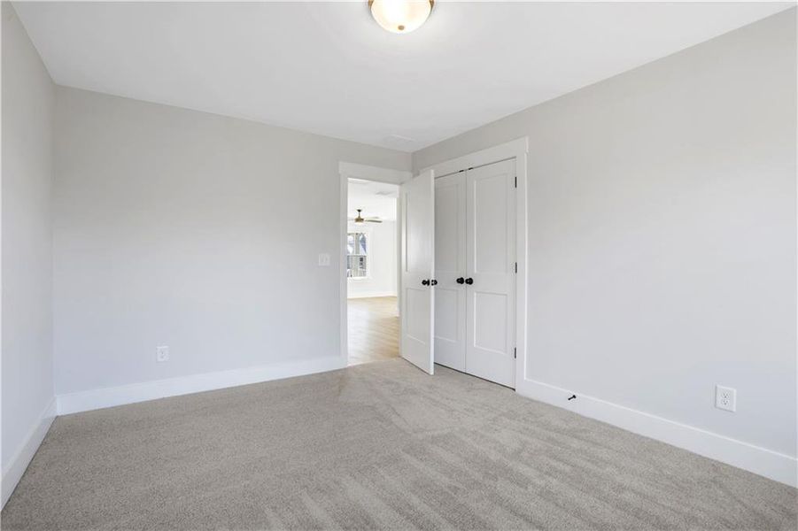 Spacious, unfurnished interior of a new home in Cambridge, Flowery Branch (Image 40). Spacious, unfurnished interior of a new home in Cambridge, Flowery Branch (Image 40).