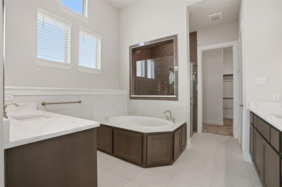 Furnished interior view inside a new home in , Wylie (Image 16).