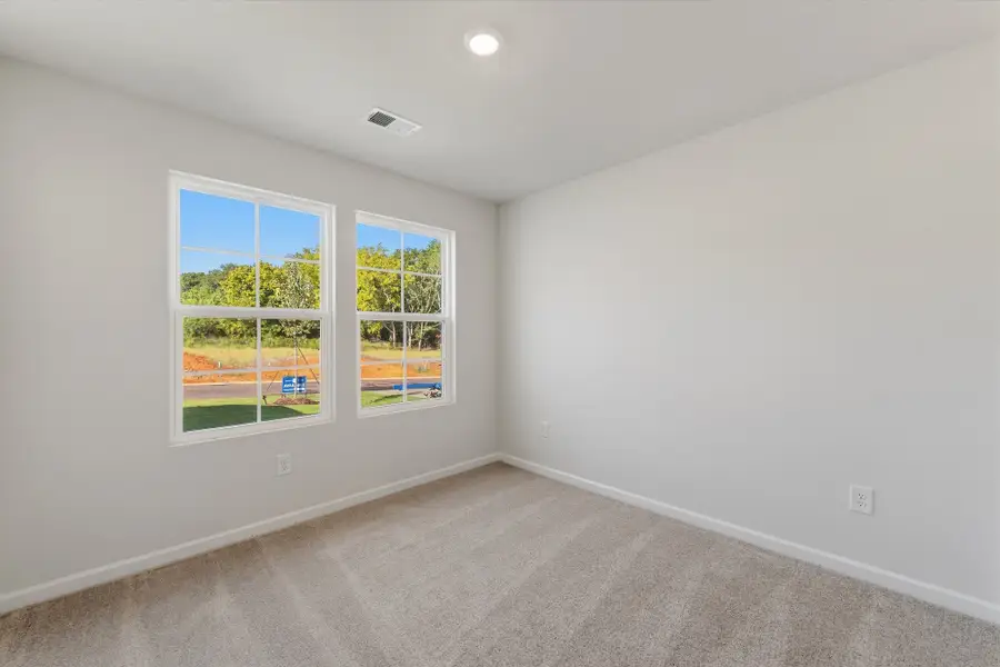 Spacious, unfurnished interior of a new home in Evergreen, Spartanburg (Image 11).