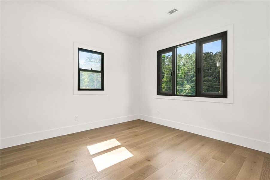 Spacious, unfurnished interior of a new home in , Atlanta (Image 41).