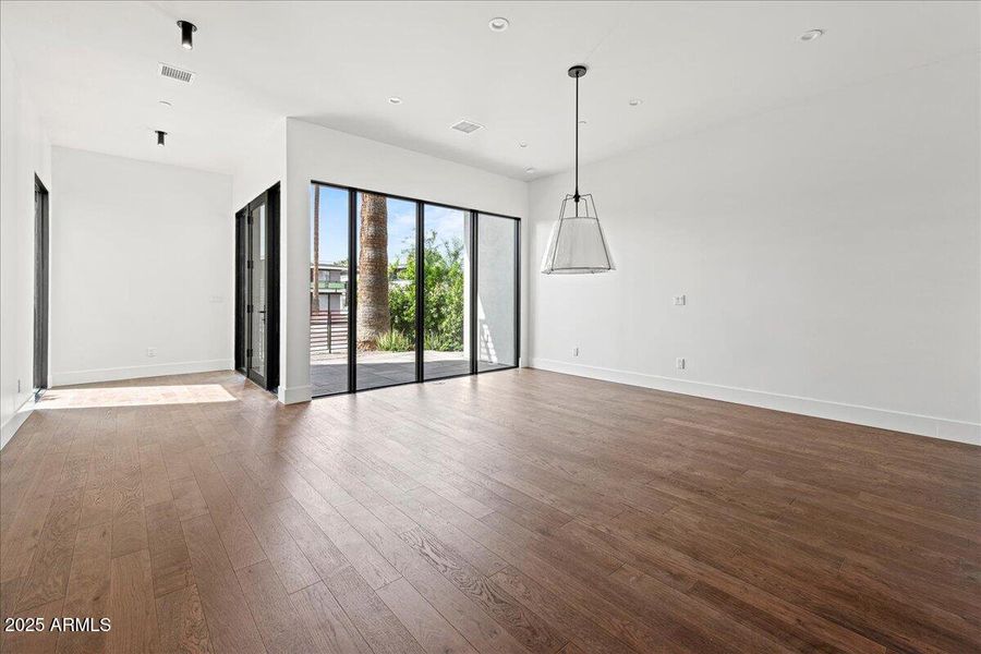 03-6918 E 2nd St 03 03-6918 E 2nd St 03