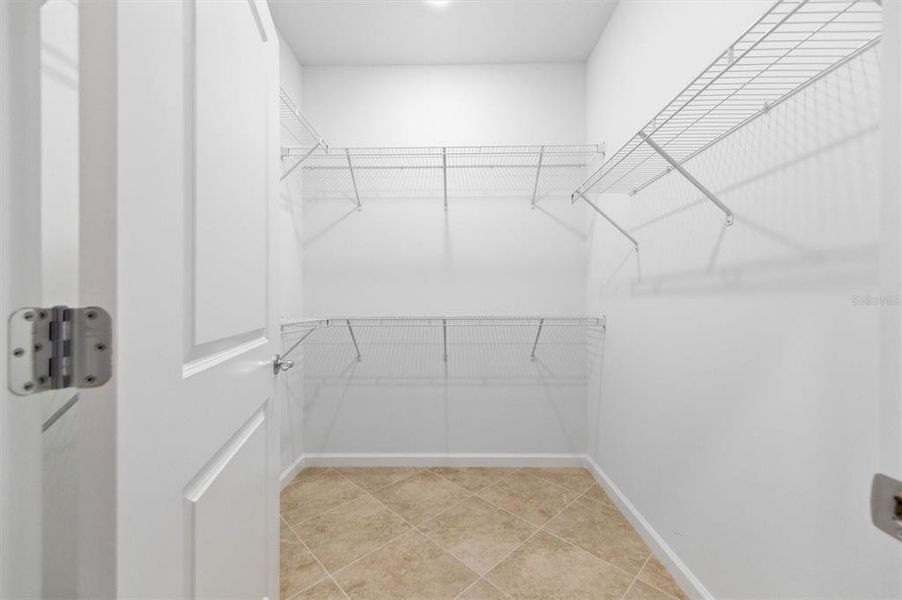 Spacious, unfurnished interior of a new home in , North Port (Image 19).