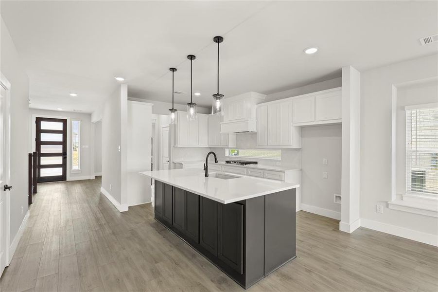 08. 1514 Overton - Kitchen (2) 08. 1514 Overton - Kitchen (2)