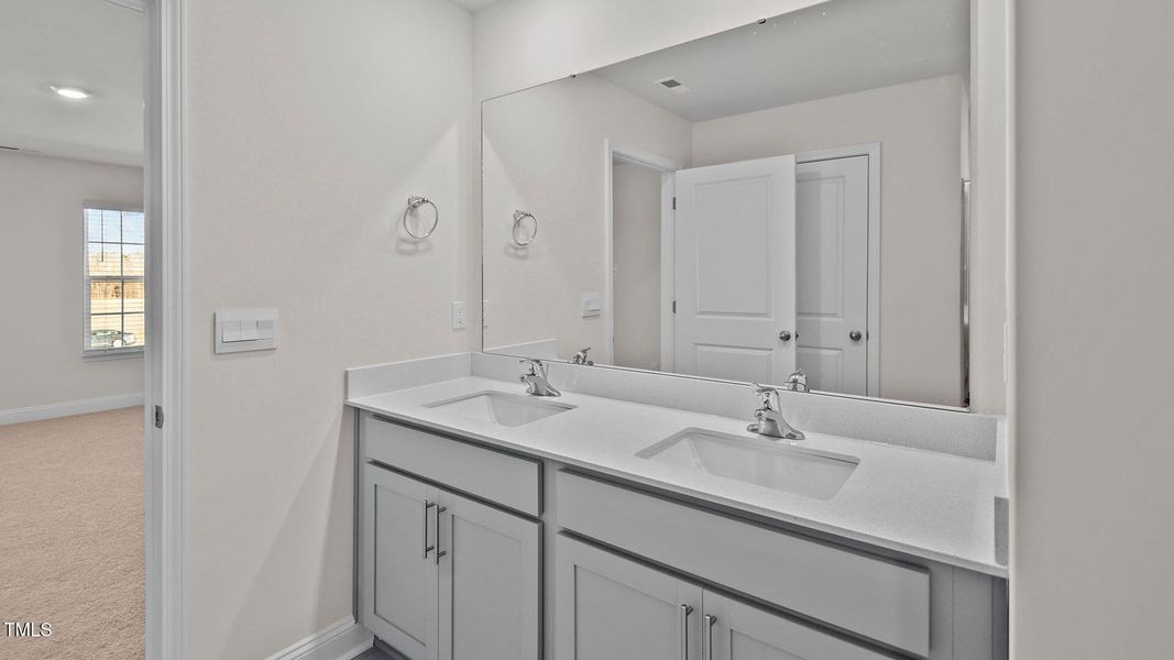 1104 Middlecrest Drive 1104 Middlecrest Drive