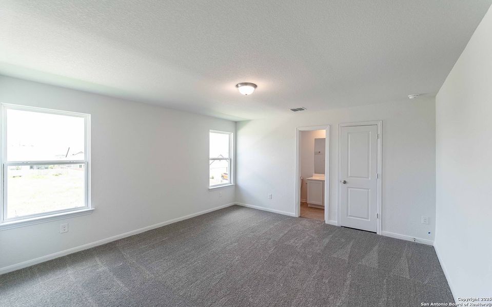 Spacious, unfurnished interior of a new home in Hennersby Hollow, San Antonio (Image 12). Spacious, unfurnished interior of a new home in Hennersby Hollow, San Antonio (Image 12).