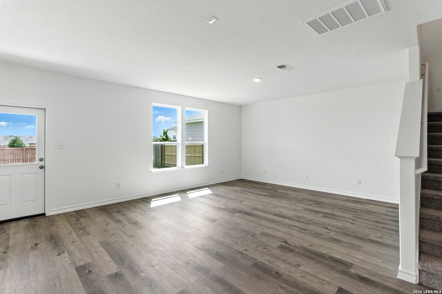 Spacious, unfurnished interior of a new home in Horizon Ridge, San Antonio (Image 15).