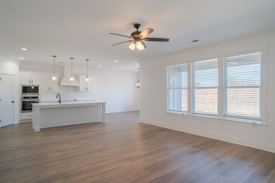 Spacious, unfurnished interior of a new home in Magnolia Ridge, Monroe (Image 35).