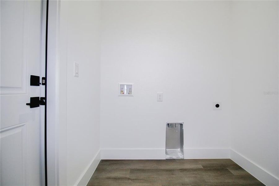 Spacious, unfurnished interior of a new home in , Avon Park (Image 36). Spacious, unfurnished interior of a new home in , Avon Park (Image 36).