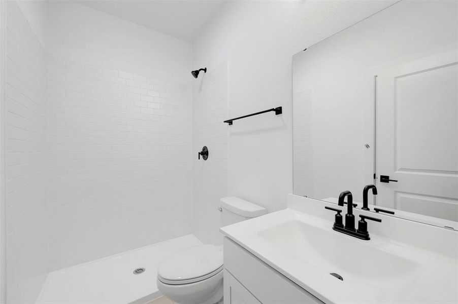 Furnished interior view inside a new home in Rolling Ridge, Van Alstyne (Image 14).