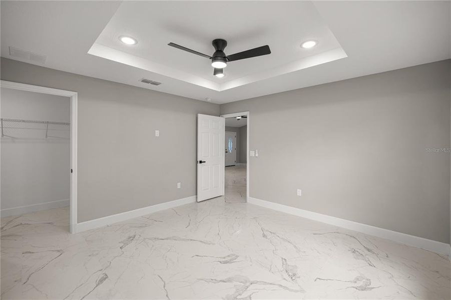 Spacious, unfurnished interior of a new home in , Ocala (Image 23).