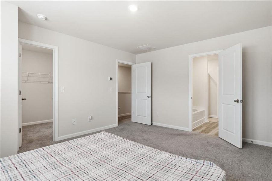 Spacious, unfurnished interior of a new home in , Oakwood (Image 26). Spacious, unfurnished interior of a new home in , Oakwood (Image 26).
