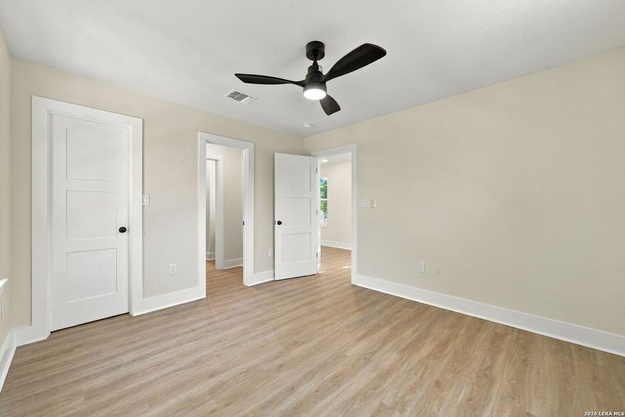 Spacious, unfurnished interior of a new home in , San Antonio (Image 20).