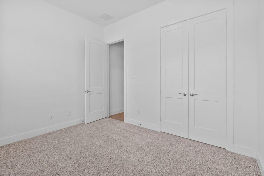 Spacious, unfurnished interior of a new home in Grange, Katy (Image 28).
