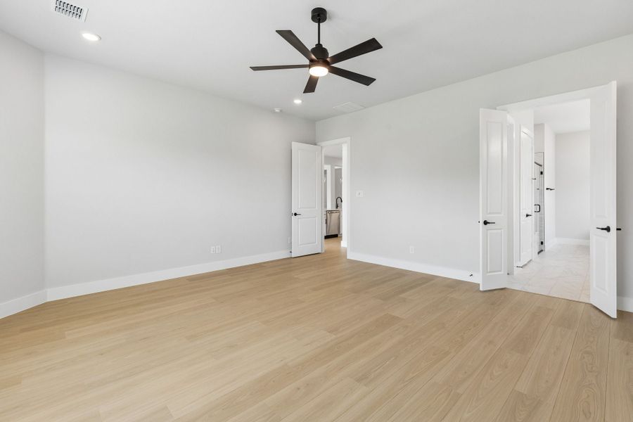 Spacious, unfurnished interior of a new home in Rainwater Crossing, Celina (Image 20).