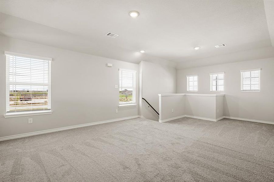 Spacious, unfurnished interior of a new home in Rocky Creek Crossing, Fort Worth (Image 15). Spacious, unfurnished interior of a new home in Rocky Creek Crossing, Fort Worth (Image 15).