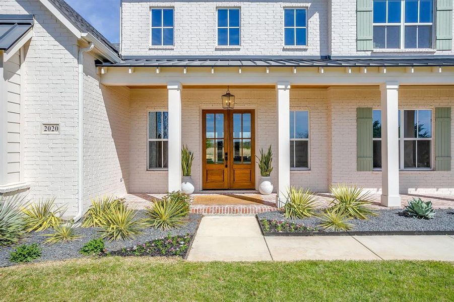 Exterior details and patio area of a home in , Aledo (Image 4).