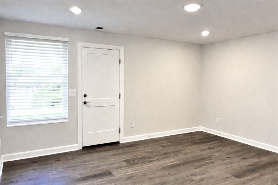 Spacious, unfurnished interior of a new home in Holly View, Greenville (Image 18).