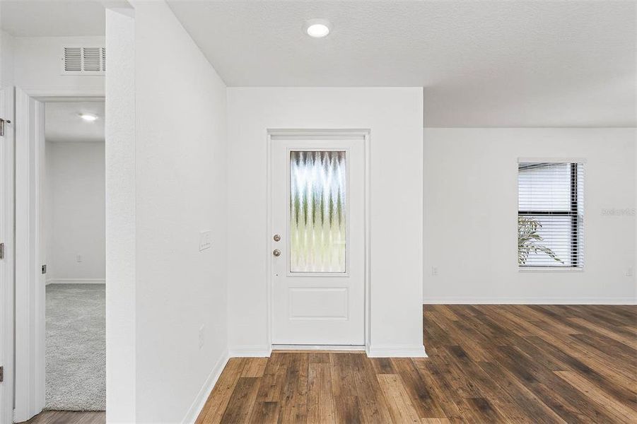 Spacious, unfurnished interior of a new home in , Port Charlotte (Image 9).